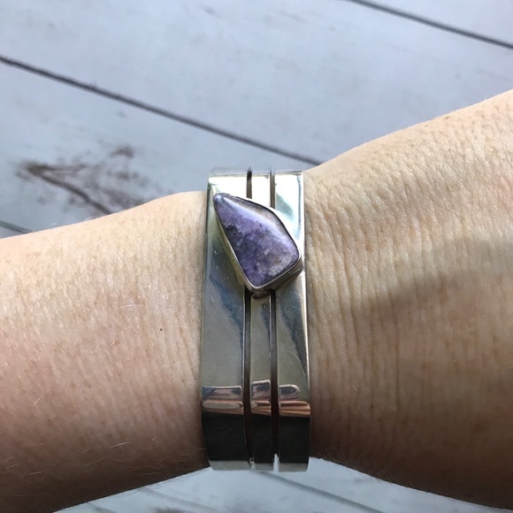 Handmade Silver and Charoite wide cuff bracelet - Picture 6 of 6